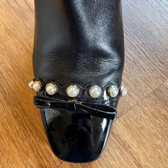 Kate Spade Black Leather Pearl Bow Block Heel Ankle Boots Patent Toe Size 10 - Picture 6 of 12